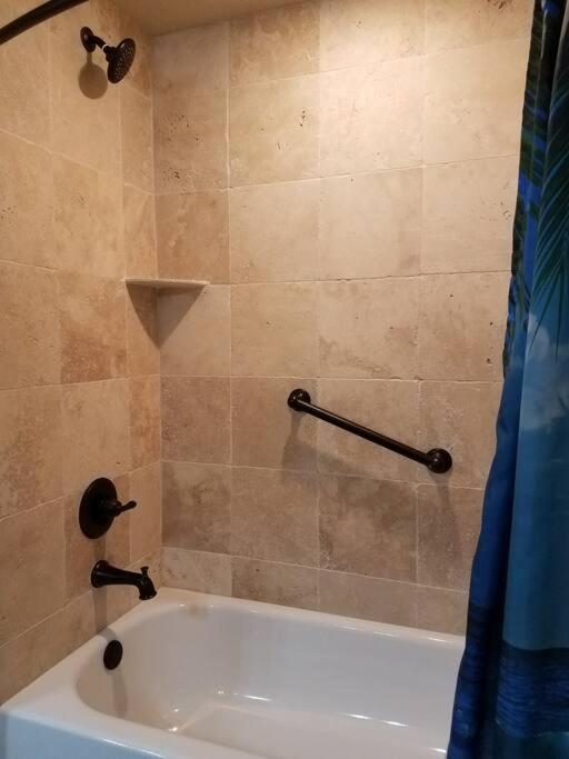 Hawaiian Cottage - Heated Pool Walk To The Beach Коко Бийч Екстериор снимка