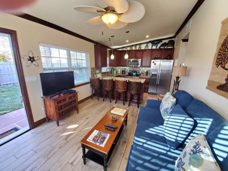 Hawaiian Cottage - Heated Pool Walk To The Beach Коко Бийч Екстериор снимка