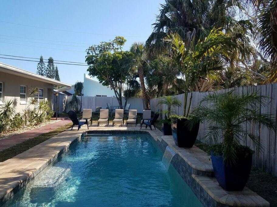 Hawaiian Cottage - Heated Pool Walk To The Beach Коко Бийч Екстериор снимка